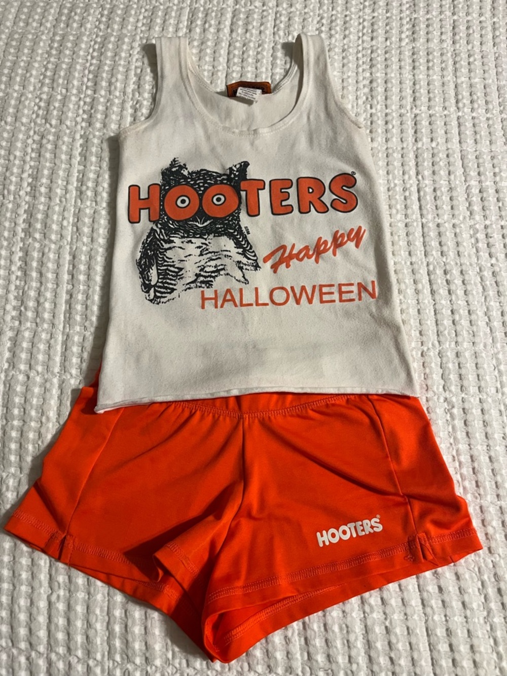 Hooters authentic Halloween season uniform. Perfect costume!